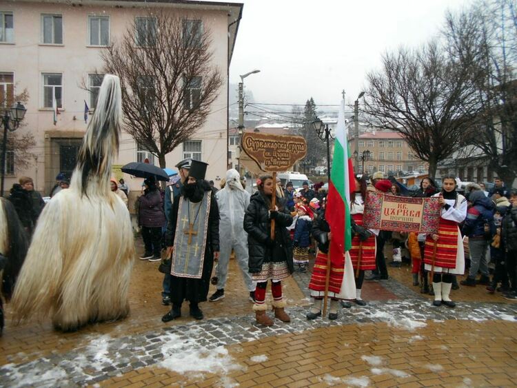 Трън ще е домакин на зимен маскараден празник, свързан със сурвакарски и кукерски традиции