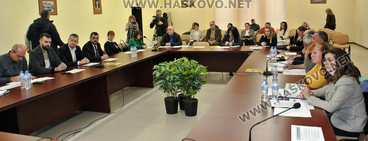 Депутат:Регулацията със светофар и кръгово по пътя между Хасково и Димитровград мирише на корупция