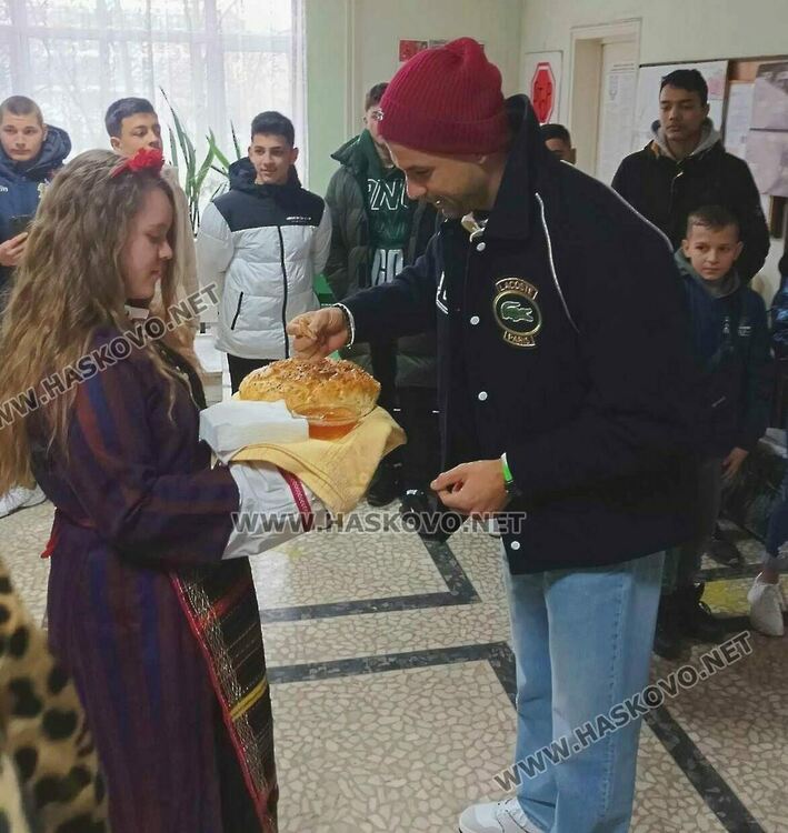 снимки : Спортно училище -Хасково