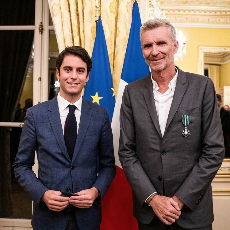 Всички говорят за: Габриел Атал, най-младият министър-председател на Франция