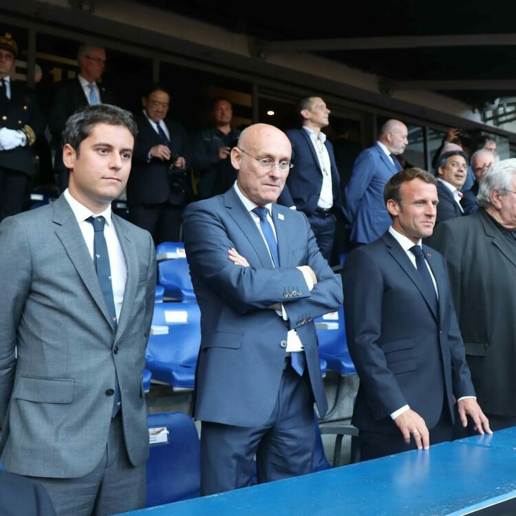 Всички говорят за: Габриел Атал, най-младият министър-председател на Франция