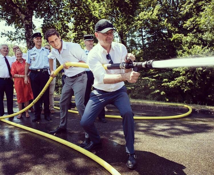 Всички говорят за: Габриел Атал, най-младият министър-председател на Франция