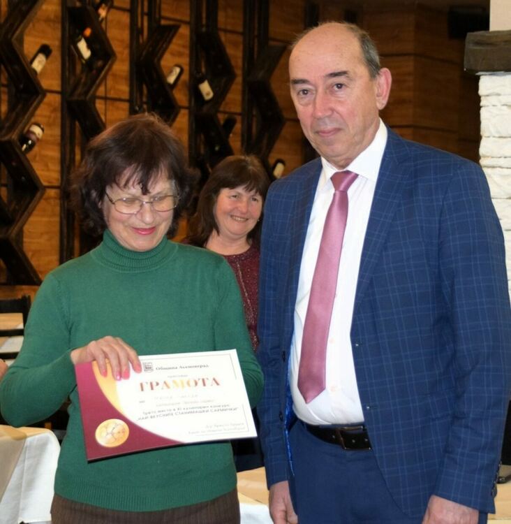 Наградиха победителите в конкурса "Най-вкусни станимашки сармички"