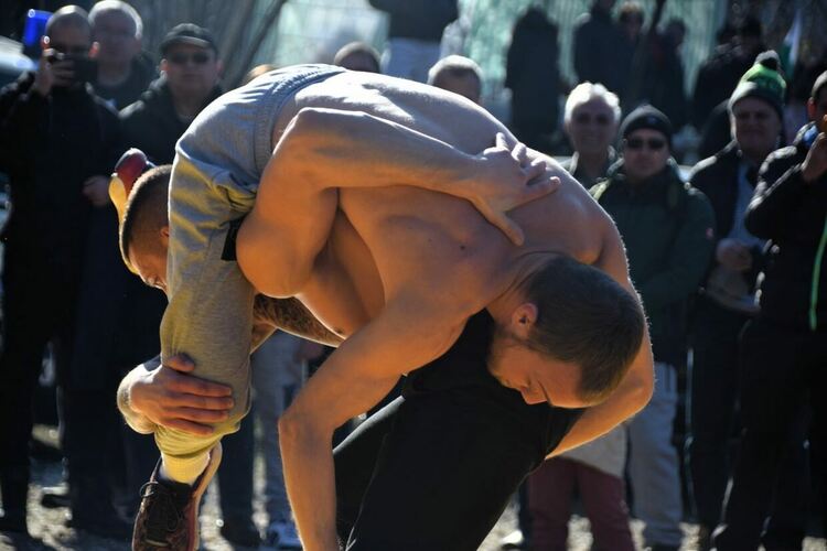 24-годишен пловдивчанин спечели коча на борбите край Асеновград 