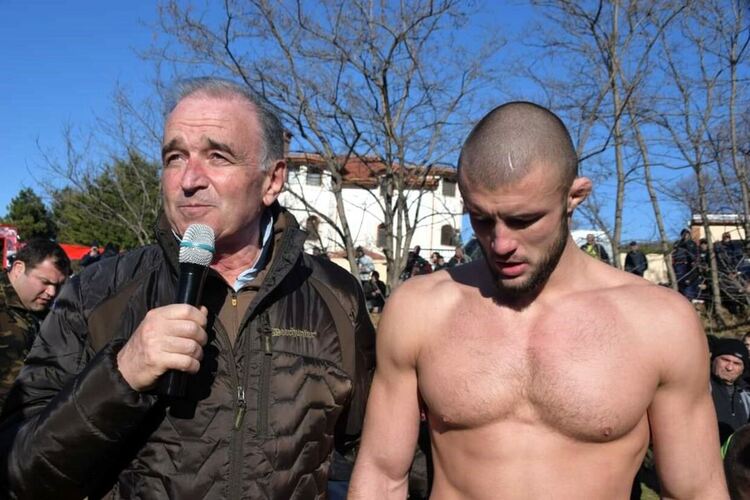 24-годишен пловдивчанин спечели коча на борбите край Асеновград 