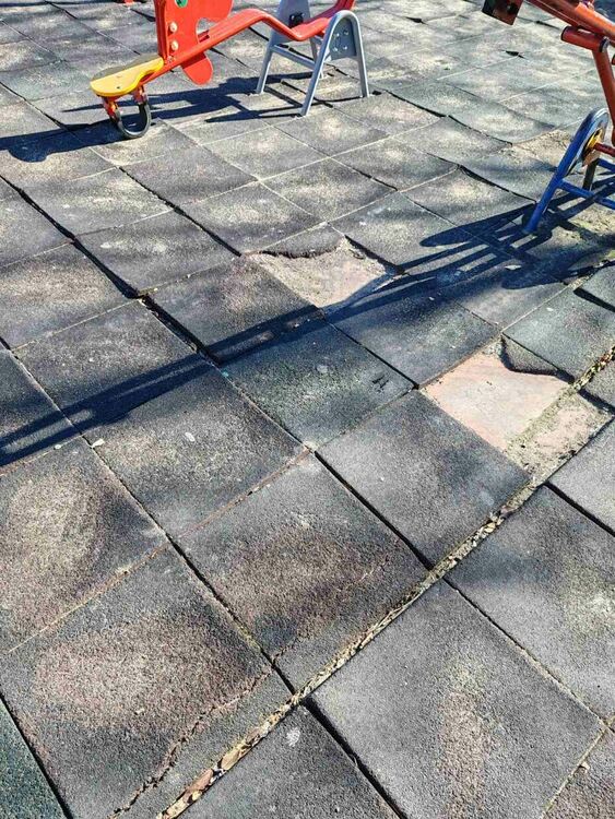 Опасна детска площадка в Хасково