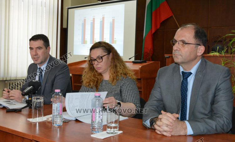 Отляво на дясно: Пламен Георгиев, Христина Жисова, Иван Маринов