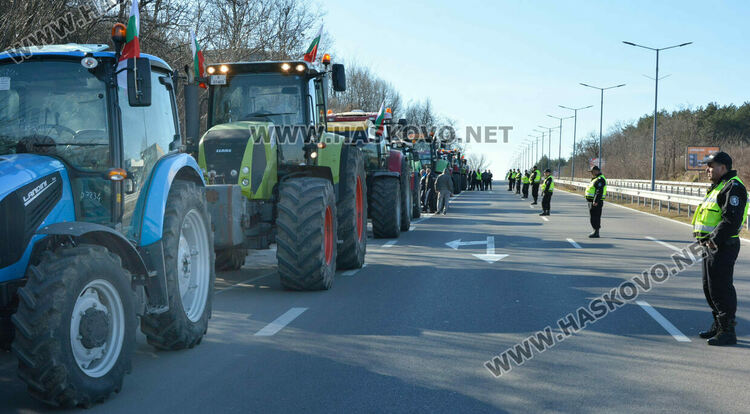 Земеделците от Хасковско готови с оборска тор, ако властта не удовлетвори исканията им
