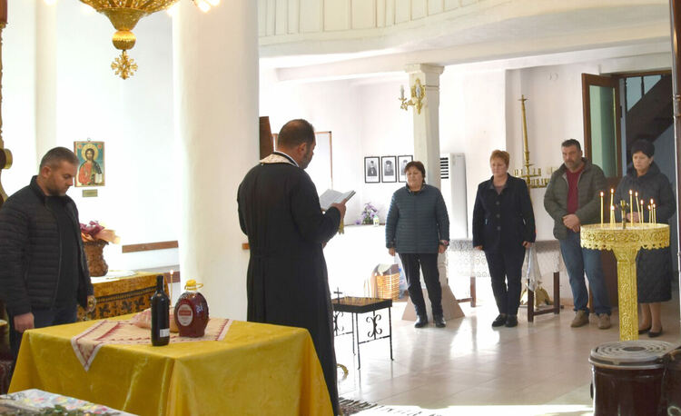 Панихида за загиналите при наводнението преди 12 г. в Бисер  