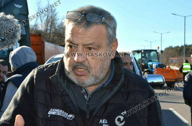 Земеделците от Хасковско готови с оборска тор, ако властта не удовлетвори исканията им