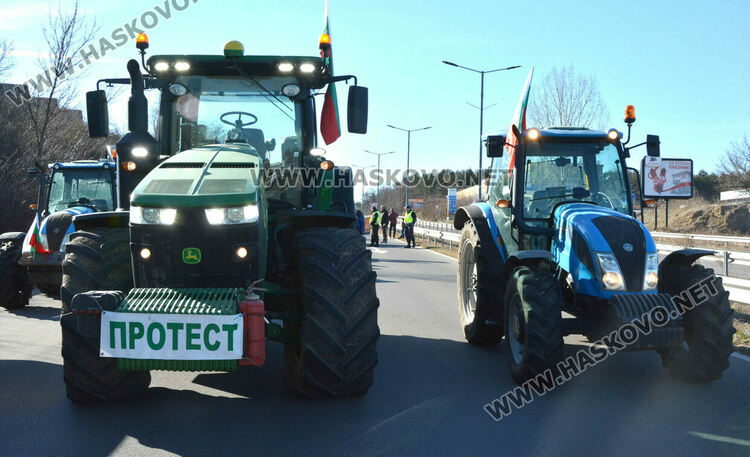 Земеделците от Хасковско готови с оборска тор, ако властта не удовлетвори исканията им
