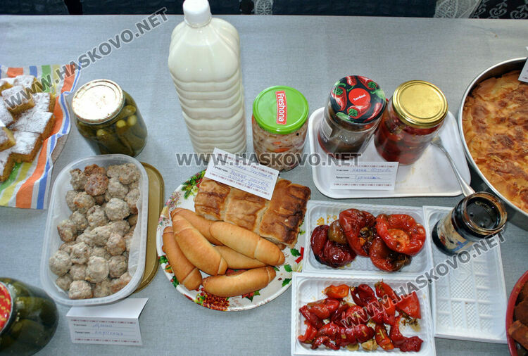 Празник на зимнината и зимните гозби в хасковското читалище „Никола Вапцаров“