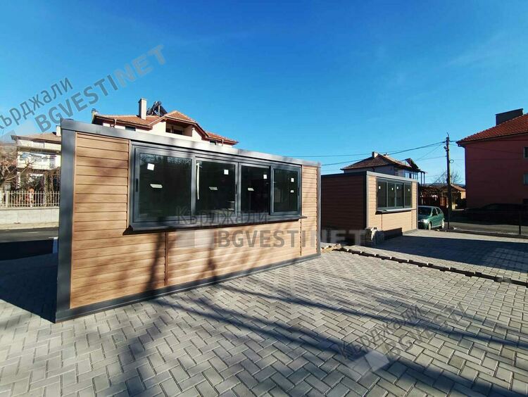 Трескаво работят по новия модерен  Пазар в Момчилград,стягат се за откриване/снимки/