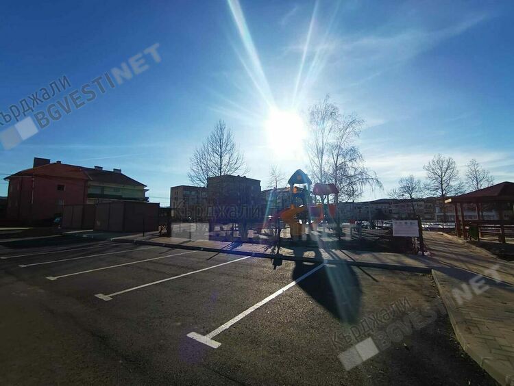 Трескаво работят по новия модерен  Пазар в Момчилград,стягат се за откриване/снимки/