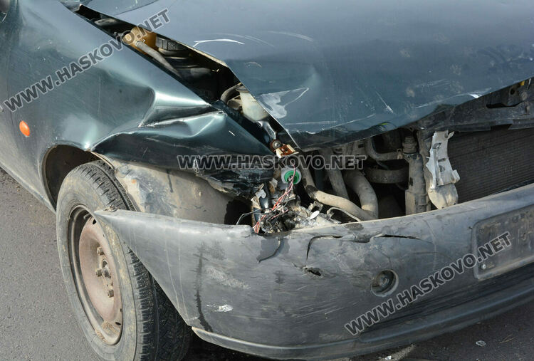 Мъж пострада при катастрофа край Хасково заради неспазване на „Стоп“