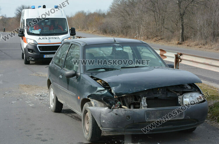 Мъж пострада при катастрофа край Хасково заради неспазване на „Стоп“