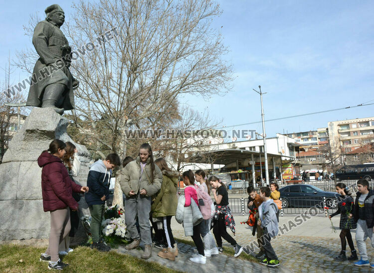 Поклон пред паметта на Капитан Петко войвода