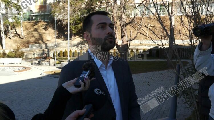 В Смолян общински съветници поискаха да влязат в планетариума, от управата не ги допуснаха