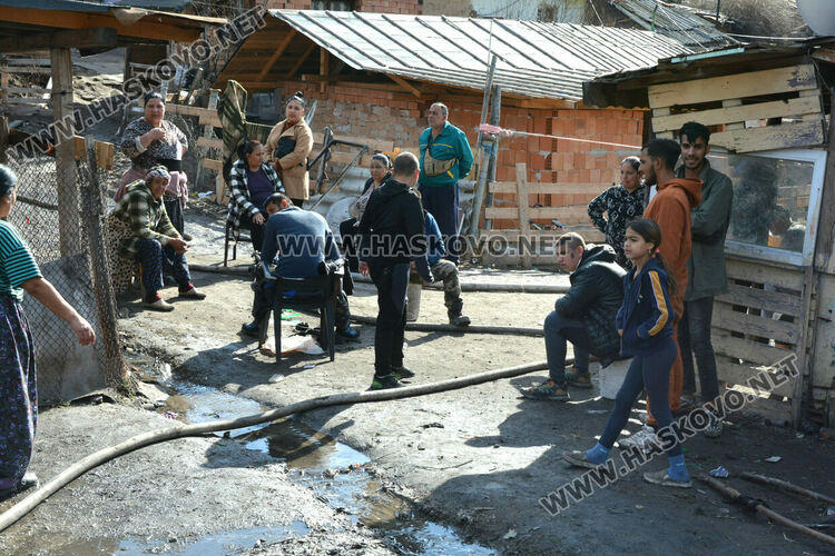 5 семейства останаха без дом след среднощния пожар в „Република“