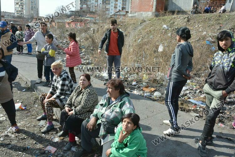 5 семейства останаха без дом след среднощния пожар в „Република“