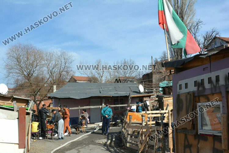 5 семейства останаха без дом след среднощния пожар в „Република“