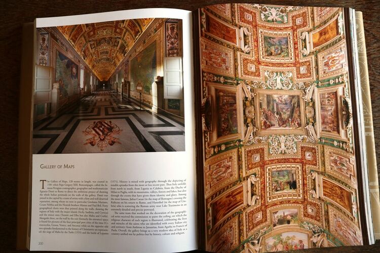 Регионалната библиотека в Хасково с ново дарение от чужбина