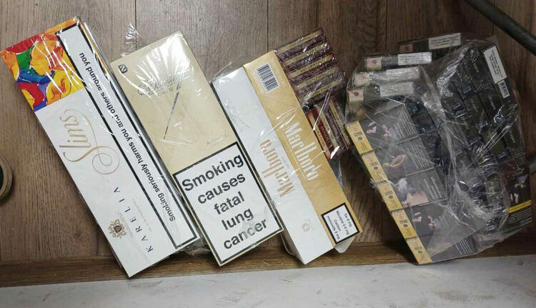 Спецакция: Задържаха над 2 кг марихуана, 8000 цигари и 834 недекларирани килима