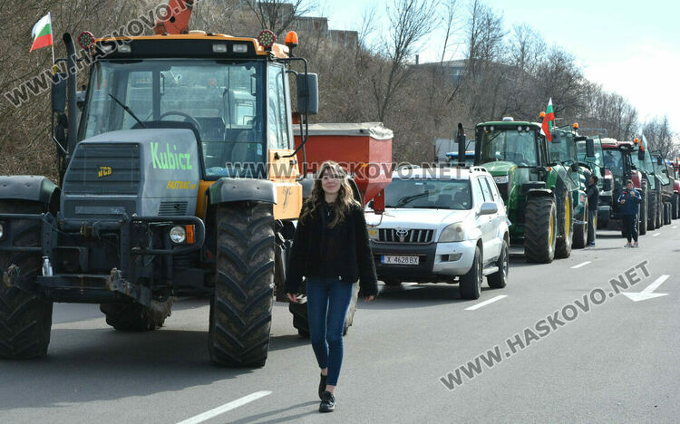 Земеделците от Хасково дадоха мандат за преговори за изплащане на субсидията наведнъж и отпадане на данъка върху нея