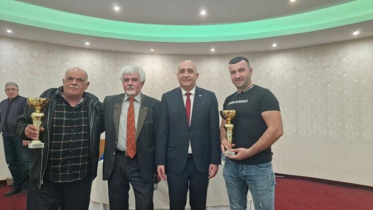 Ерол Мюмюн връчи Купите на кмета на Кърджали за „Най-добър ловец“ и „Най-добър риболовец“ за сезон 2023/2024