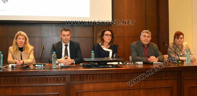 Двоен ръст на сигналите за онлайн престъпления срещу деца