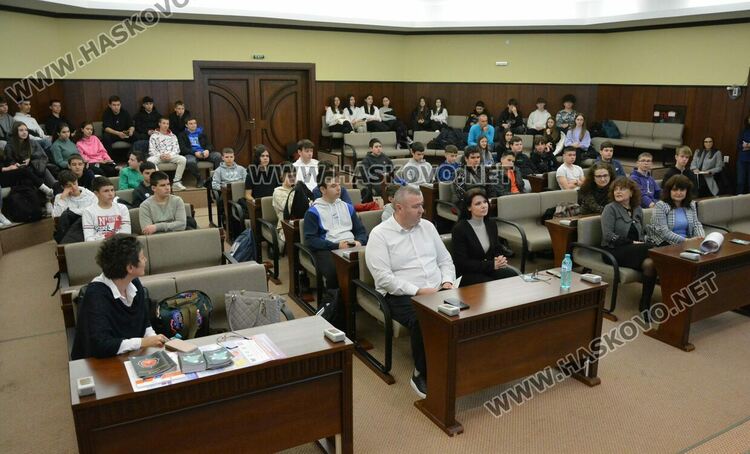 Двоен ръст на сигналите за онлайн престъпления срещу деца