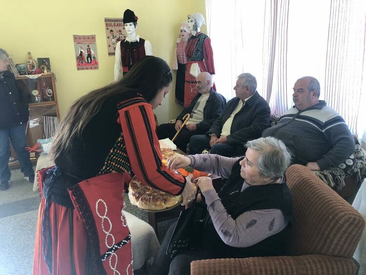 Конкурс за детска рисунка на тема "Пчелите и медът" събра  творби от 4 държави