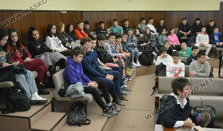 Двоен ръст на сигналите за онлайн престъпления срещу деца