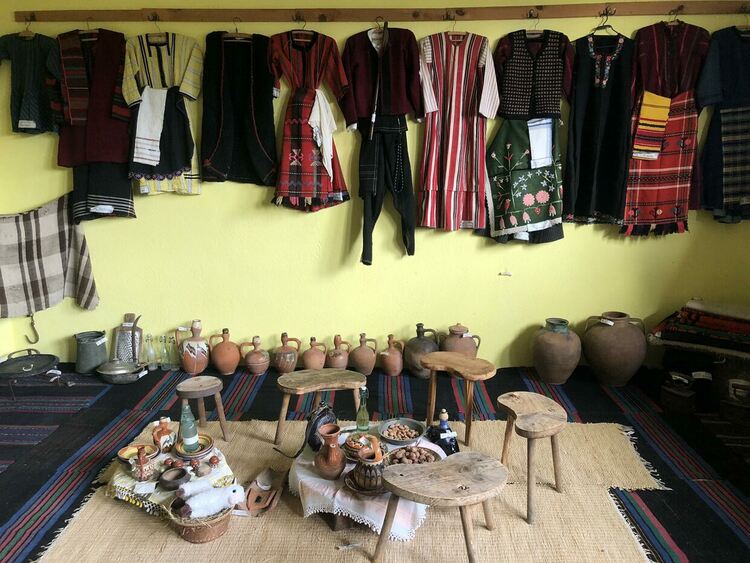 Конкурс за детска рисунка на тема "Пчелите и медът" събра  творби от 4 държави