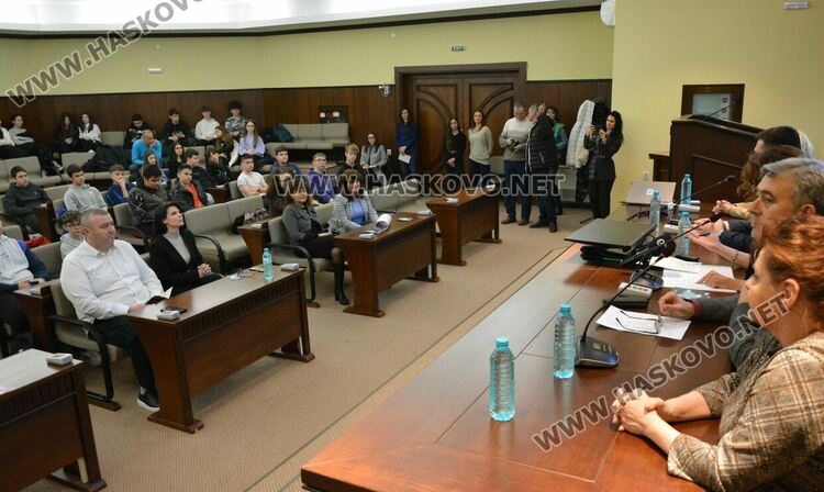 Двоен ръст на сигналите за онлайн престъпления срещу деца