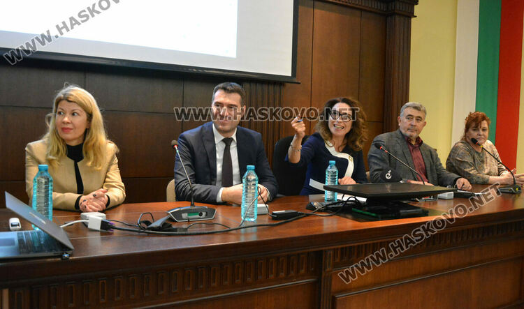 Двоен ръст на сигналите за онлайн престъпления срещу деца