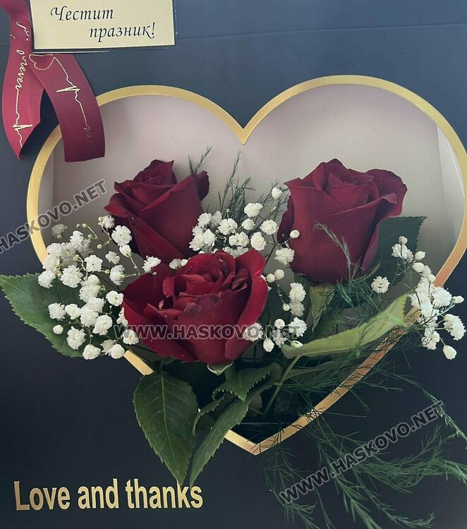 Класиката се завърна: Червено и черно със златно-хит в декорацията на подаръците за Деня на влюбените