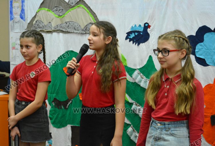 Четвъртокласниците от СУ „Васил Левски“ посрещаха възпитаниците от детските градини в урок по родолюбие