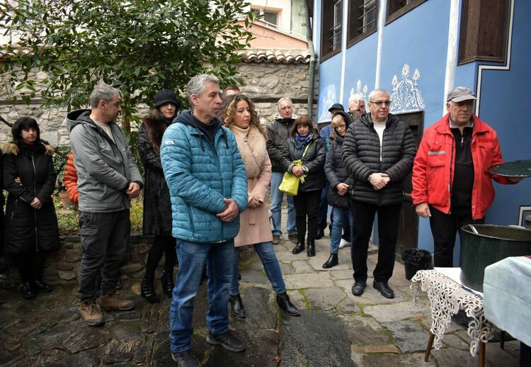 Асеновград отпразнува Трифон Зарезан 