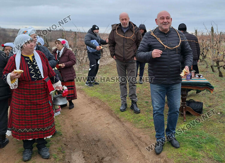 80:20:10- формулата на елексира за Трифон Зарезан в с. Узунджово