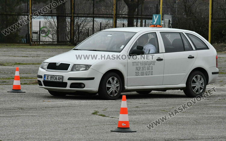 Ученици от Автото показаха майсторско шофиране и познания за ремонт и поддръжка на автомобила