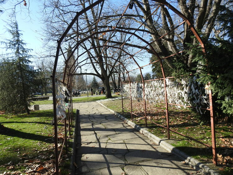 Преди 10 години Кърджали се сдоби с Арка на любовта,инициативата бе на младежите от ГЕРБ