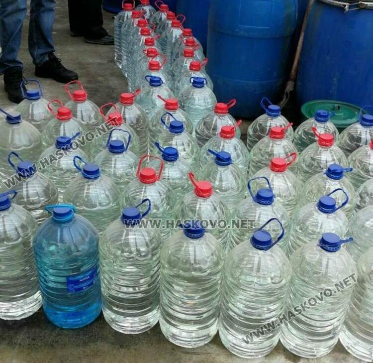 Спецакция: Конфискуваха 15 000 цигари без бандерол, ментета и 310 литра ракия