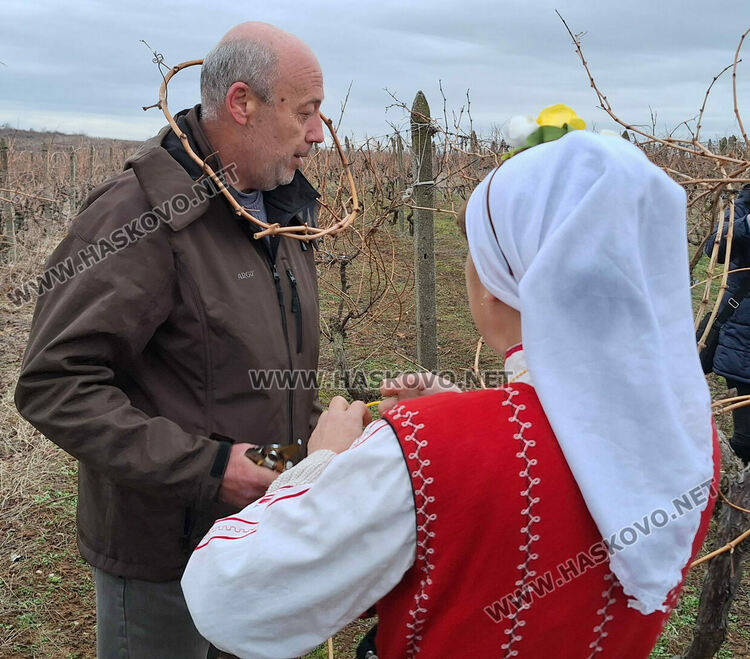 80:20:10- формулата на елексира за Трифон Зарезан в с. Узунджово