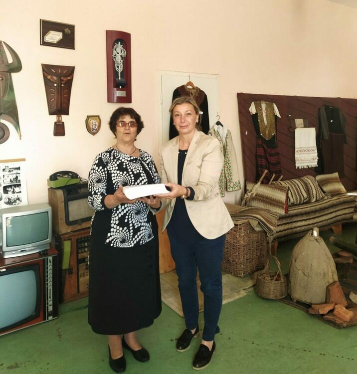 Секретарят на читалището в брезнишкото село Слаковци - Светла Пантелеева, издаде книга за родното си място