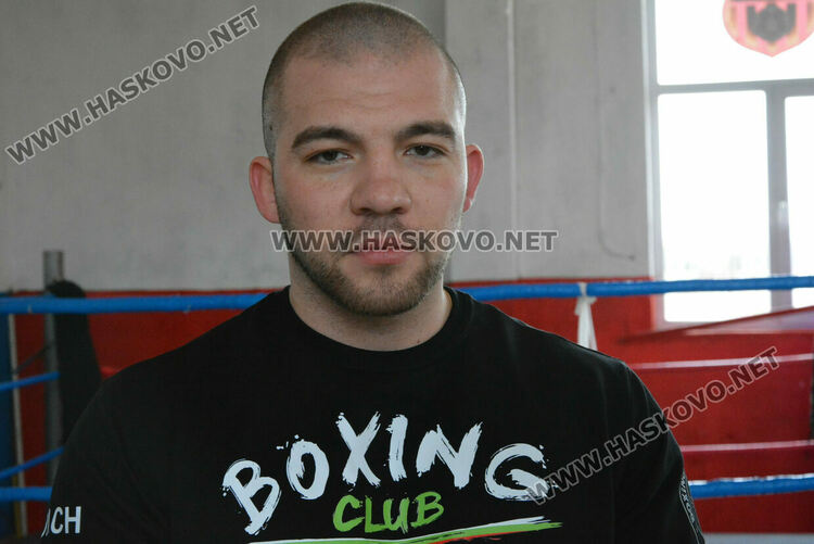 Треньорът по бокс Александър Калинов