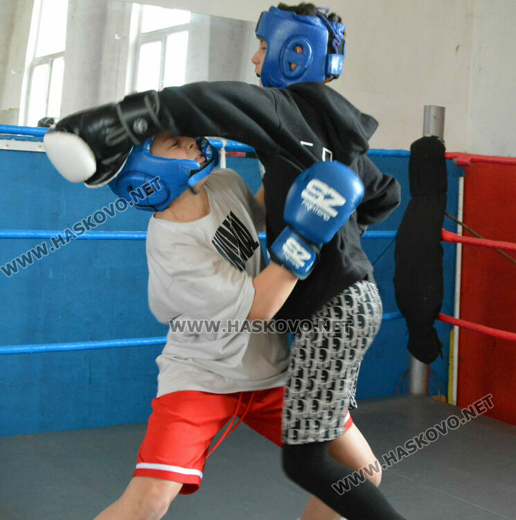 Боксов клуб „Хасково“ набира млади таланти