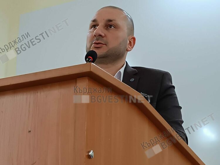 Александър Ставрев