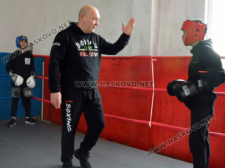 Боксов клуб „Хасково“ набира млади таланти