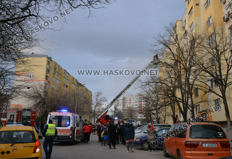 Съветниците на Хасково започнаха кампания за събиране на средства за опожарените апартаменти в кв. “Орфей“